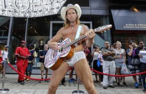 Qui Est Le Naked Cowboy De Times Square