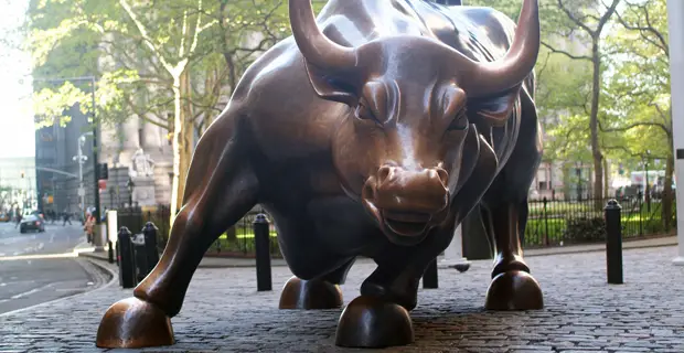 Decouvrez Le Charging Bull Dans Le Quartier De Wall Street