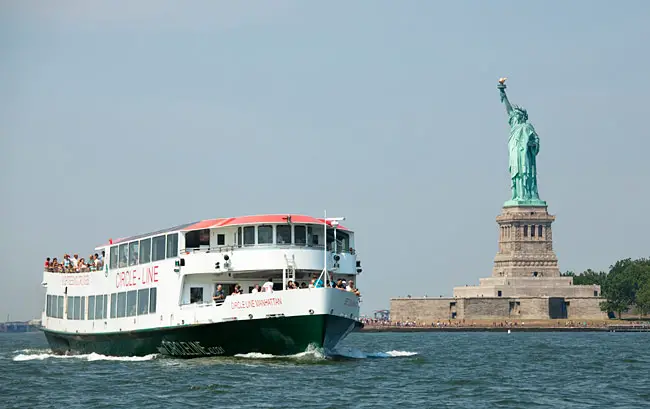 ferry statue liberte
