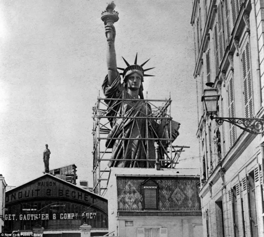 statue new york