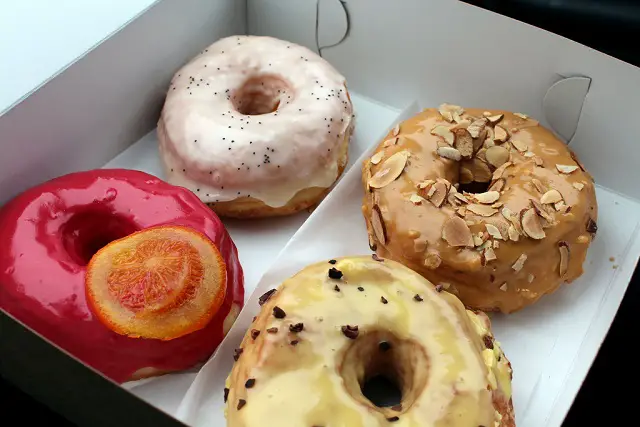 Manger sans se ruiner : donuts de chez dough